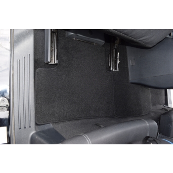 Ford Ranger Double Cab (2012–2022) – Czarne dywaniki samochodowe welurowe Gold PLUS – Standard