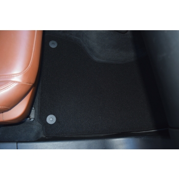 Maserati Ghibli III M157 Q4 (2013–2024) – Czarne dywaniki samochodowe welurowe Gold PLUS – Standard