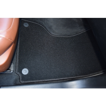 Maserati Ghibli III M157 Q4 (2013–2024) – Dywaniki samochodowe welurowe Economy – Standard