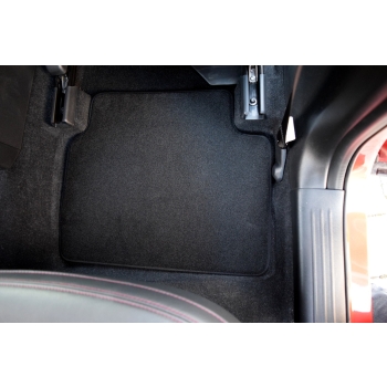 Mazda CX-5 (2017-2025) – Czarne dywaniki samochodowe welurowe Gold PLUS – Standard