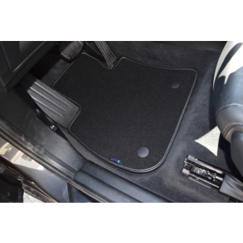 BMW X1 F 48 2015-2022r. Samochodowe dywaniki welurowe Gold (czarne)