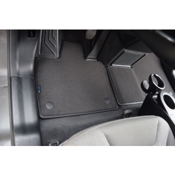 BMW i3 od 2013r. - Samochodowe dywaniki welurowe Gold (czarne)