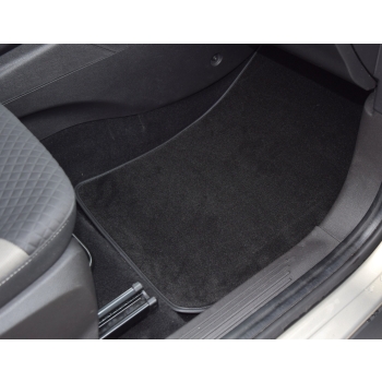 Ford Tourneo Courier 2014-2023r. Dywaniki welurowe - Platinum - kolory do wyboru.