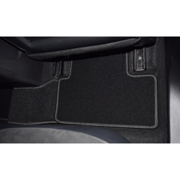 Renault Clio V 2019-2024r.  – Dywaniki samochodowe welurowe Silver  czarne - Standard