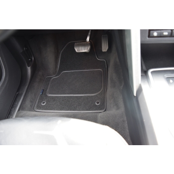 Land Rover Discovery Sport 2015-2019r. Dywaniki welurowe - SILVER - kolory do wyboru.
