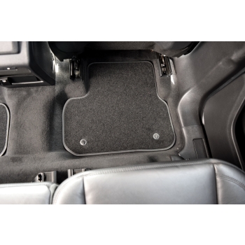 Land Rover Discovery Sport 2015-2019r. Dywaniki welurowe - SILVER - kolory do wyboru.