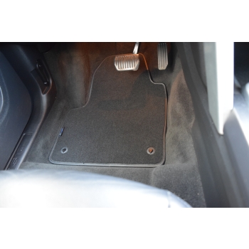 Land Rover Discovery Sport 2015-2019r. Dywaniki welurowe - PLATINUM - kolory do wyboru.