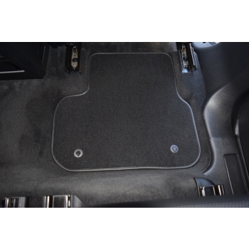 Land Rover Discovery Sport 2015-2019r. Dywaniki welurowe - PLATINUM - kolory do wyboru.