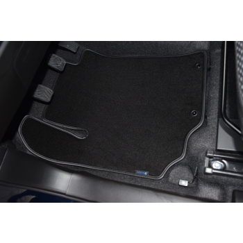 Suzuki Vitara od 2015r. Dywaniki welurowe - Platinum - kolory do wyboru.