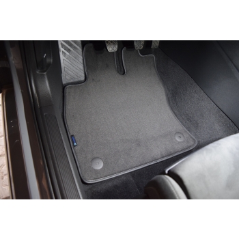 VW Golf VIII HB od 2020r. Dywaniki welurowe - GOLD - kolory do wyboru.
