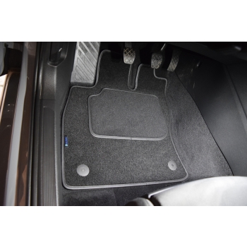 VW Golf VIII HB od 2020r. Dywaniki welurowe - SILVER - kolory do wyboru.