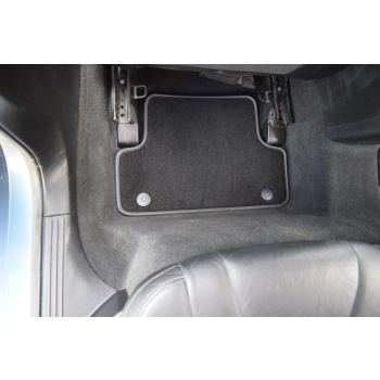 Volvo V40 (2012–2019) – Czarne dywaniki samochodowe welurowe Gold PLUS – Standard