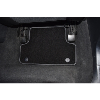 Volvo V40 (2012–2019) – Czarne dywaniki samochodowe welurowe Gold PLUS – Standard