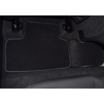 Volvo XC40 od 2018r. Dywaniki welurowe - PLATINUM - kolory do wyboru.